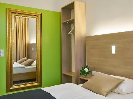 Hotel 38