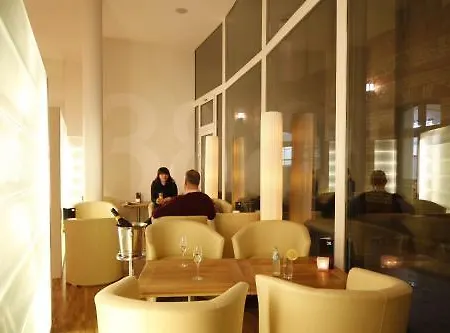 Hotel 38