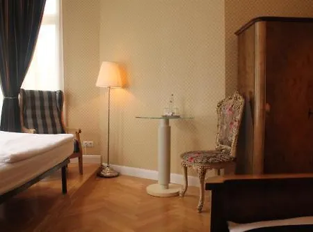 Hotel 38