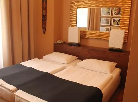Hotel 38